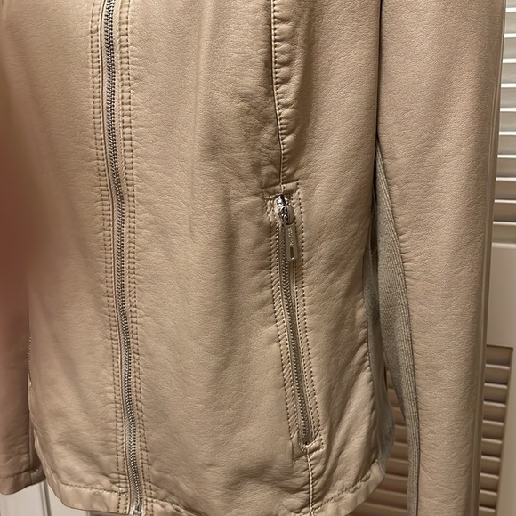 Kenneth Cole Reaction Faux Leather Moto Jacket in Honey, Size Large - Picture 7 of 17